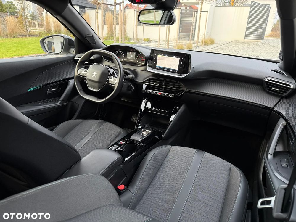 Peugeot 2008 1.5 BlueHDi Allure S&S EAT8 - 16