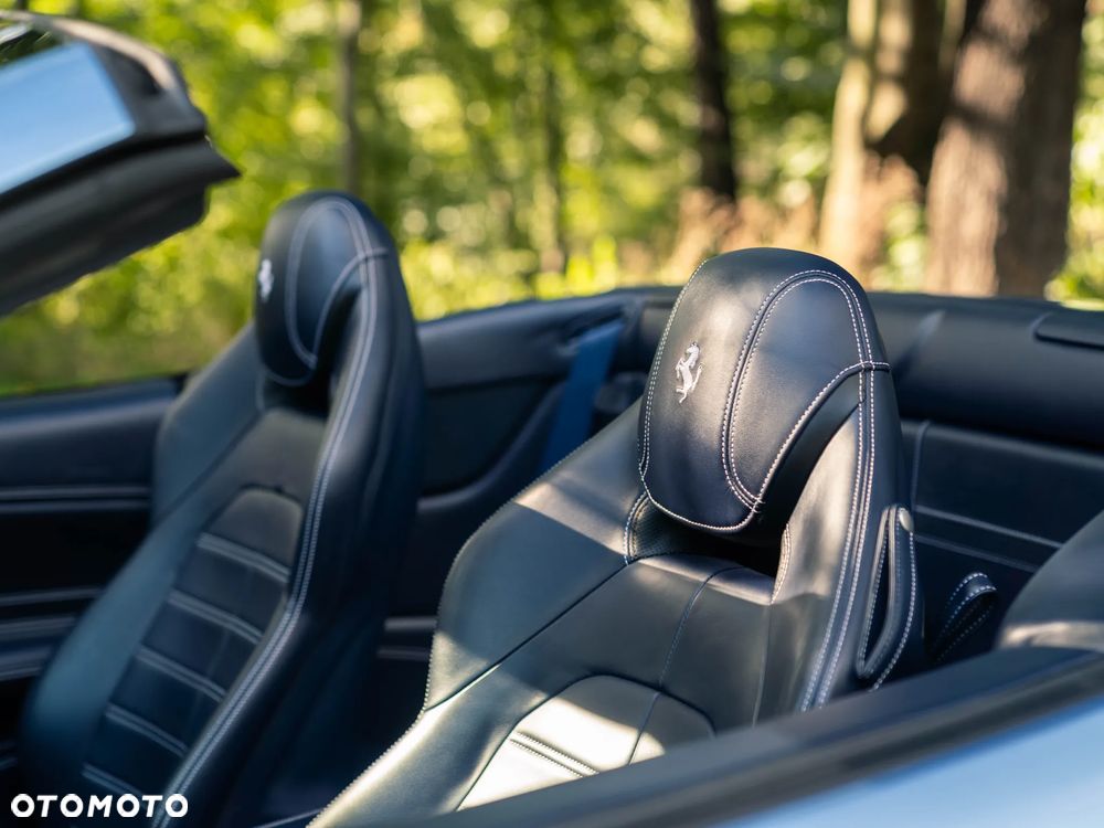 Ferrari California T - 12