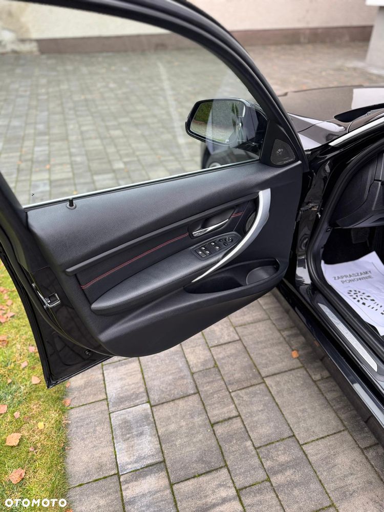 BMW Seria 3 330d Sport Line - 12