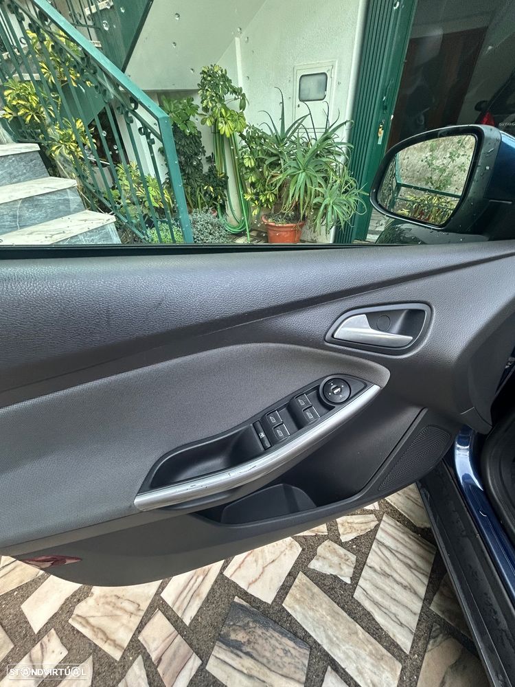 Ford Focus - 10