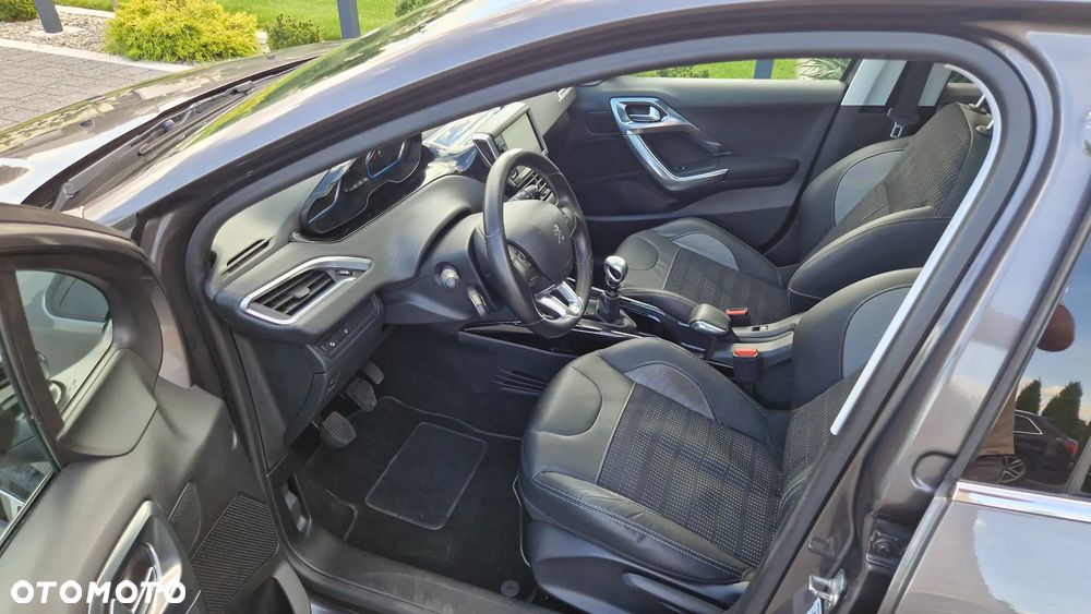 Peugeot 2008 1.6 BlueHDi Allure S&S - 8