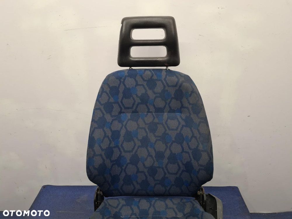 IVECO EURO CARGO 75E18 FOTEL PASAŻERA. - 3