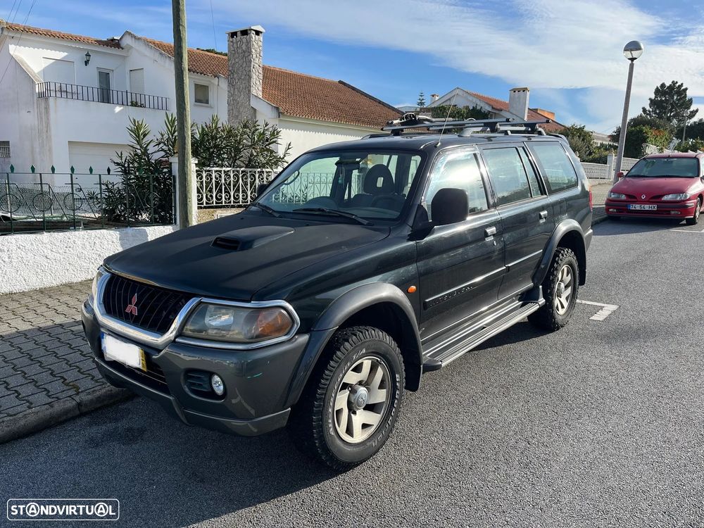 Mitsubishi Pajero Sport 2.5 TD GLS - 10