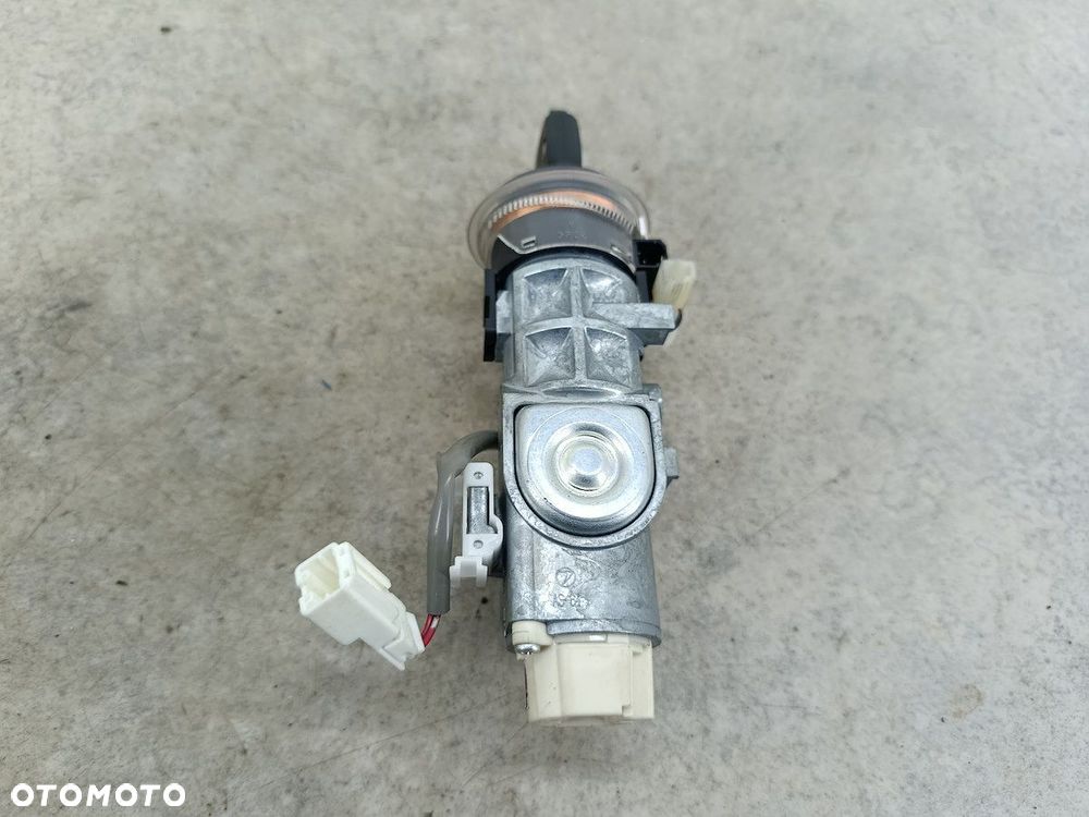 STACYJKA SUBARU FORESTER III 88215AG000  X1T25971 2.0 D - 8