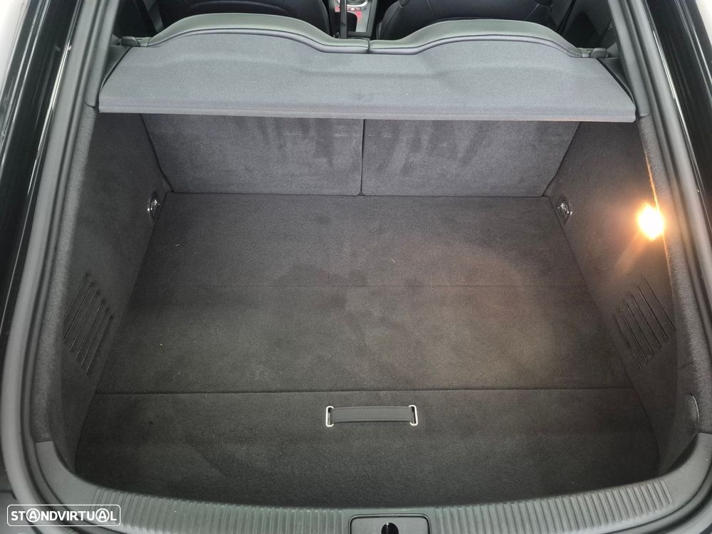 Audi TT Coupé 2.0 TDI quattro S tronic - 29