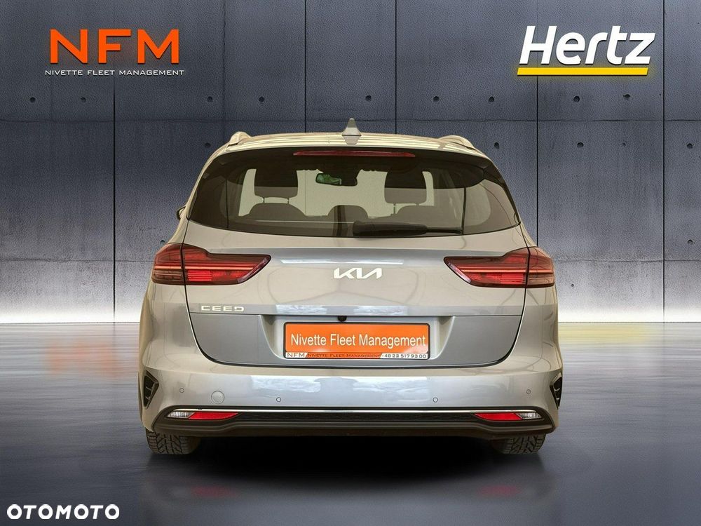 Kia Ceed - 10