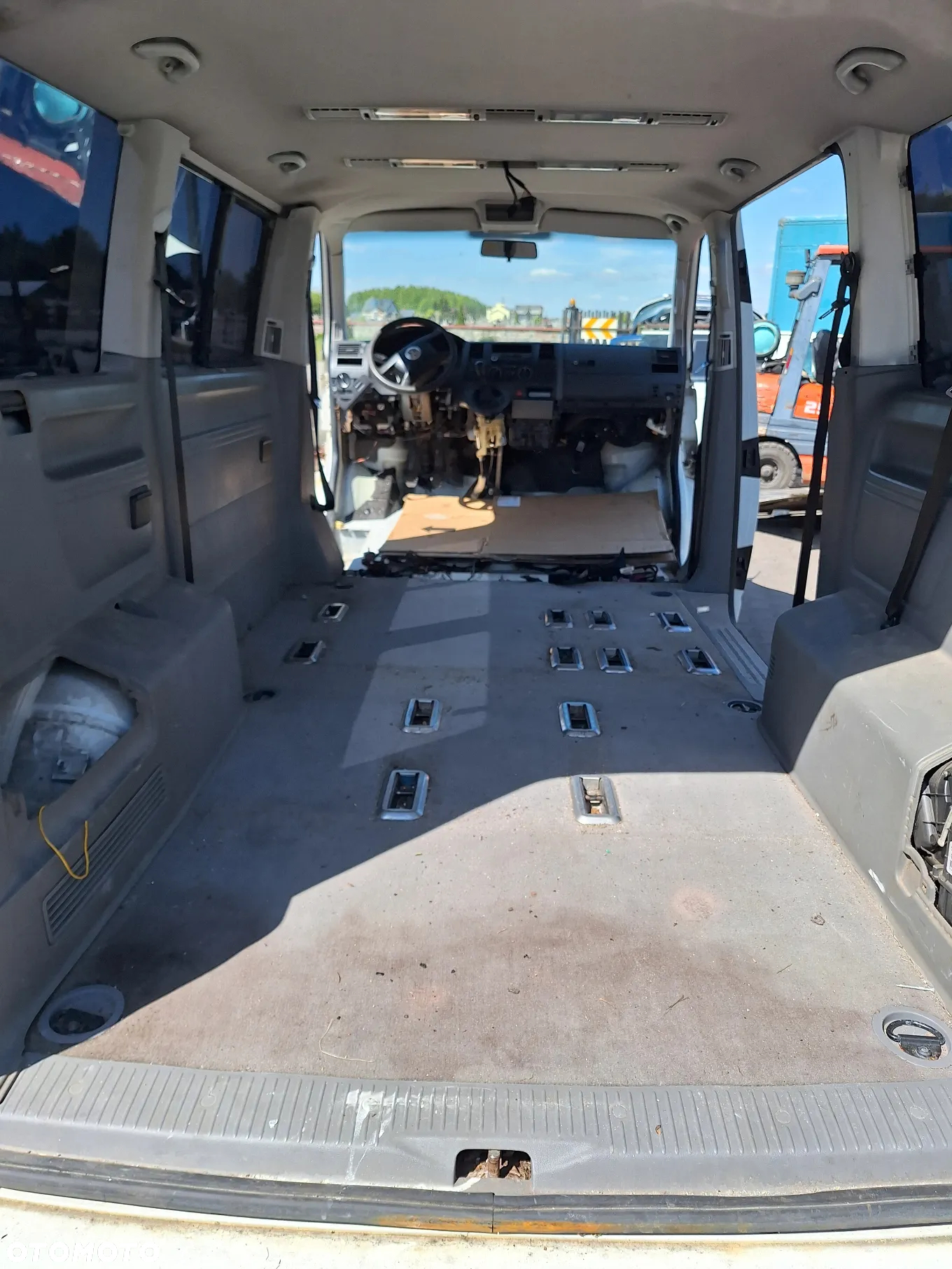 BOCZEK TAPICERKA LEWY PRAWY TYŁ VW TRANSPORTER T5 CARAVELLE - 10