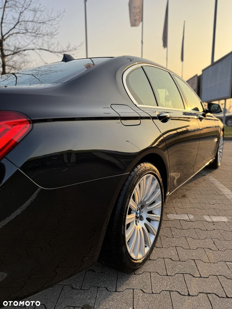 BMW Seria 7 740d xDrive - 34