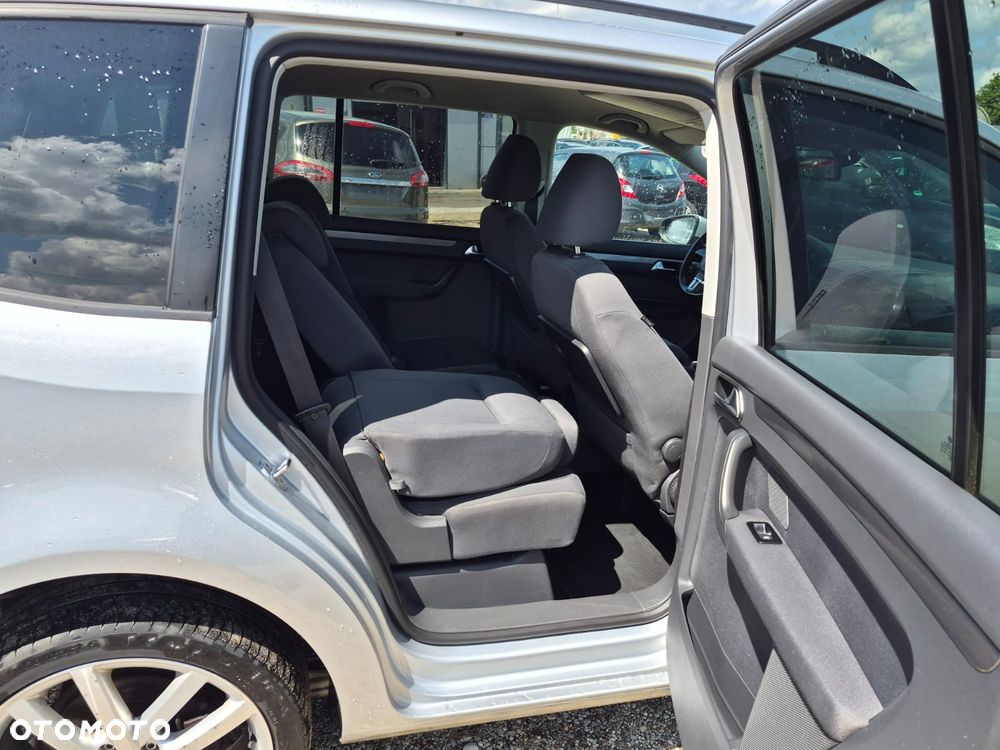 Volkswagen Touran - 3