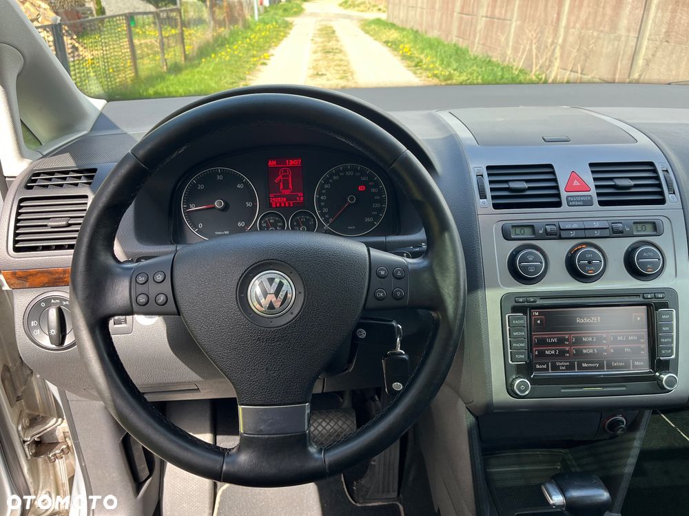 Volkswagen Touran 2.0 TDI DPF DSG Cross - 7