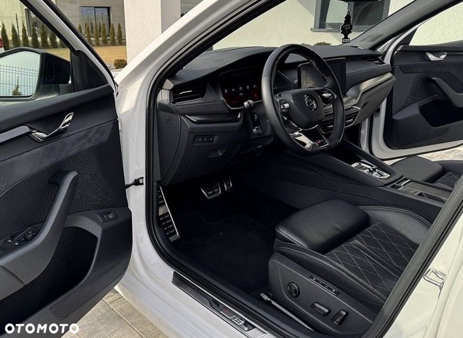 Skoda Octavia 2.0 TDI RS DSG - 6