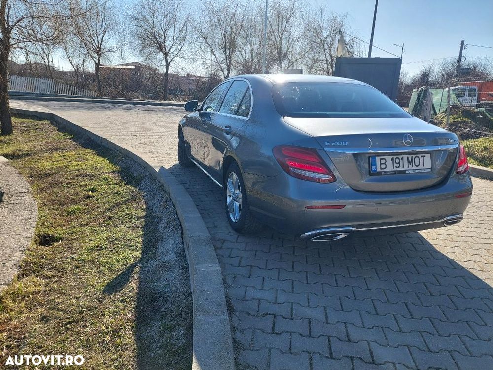 Mercedes-Benz E 200 4MATIC Aut. - 5