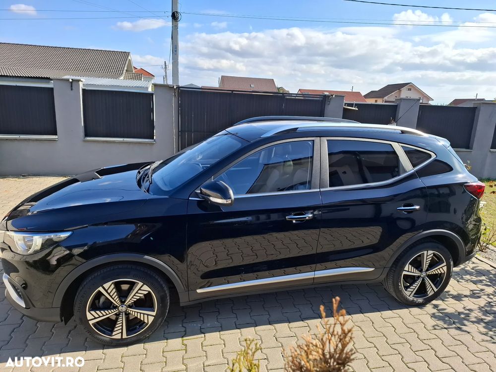 MG ZS EV Standard Luxury - 3