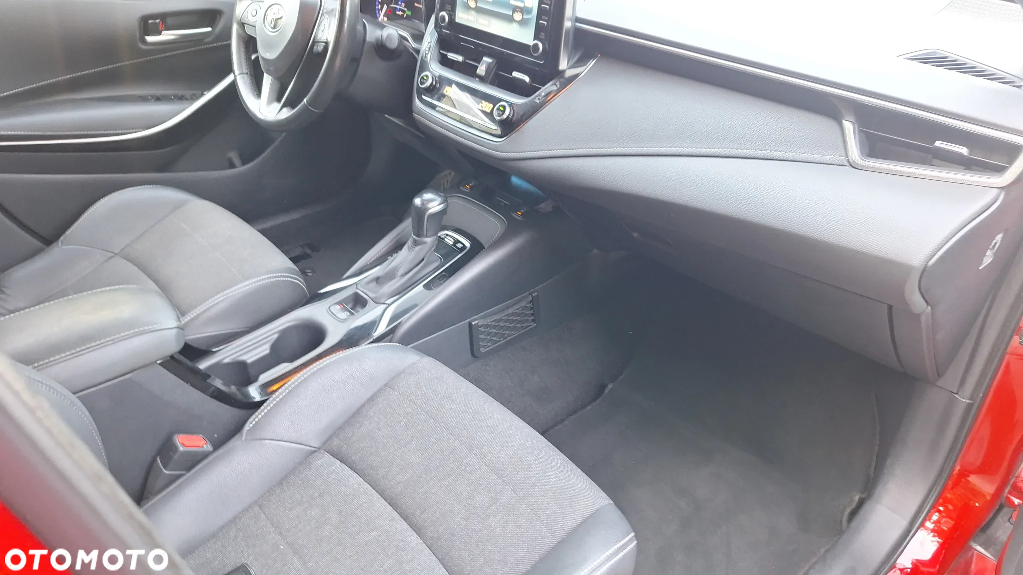 Toyota Corolla 1.8 Hybrid Executive - 17