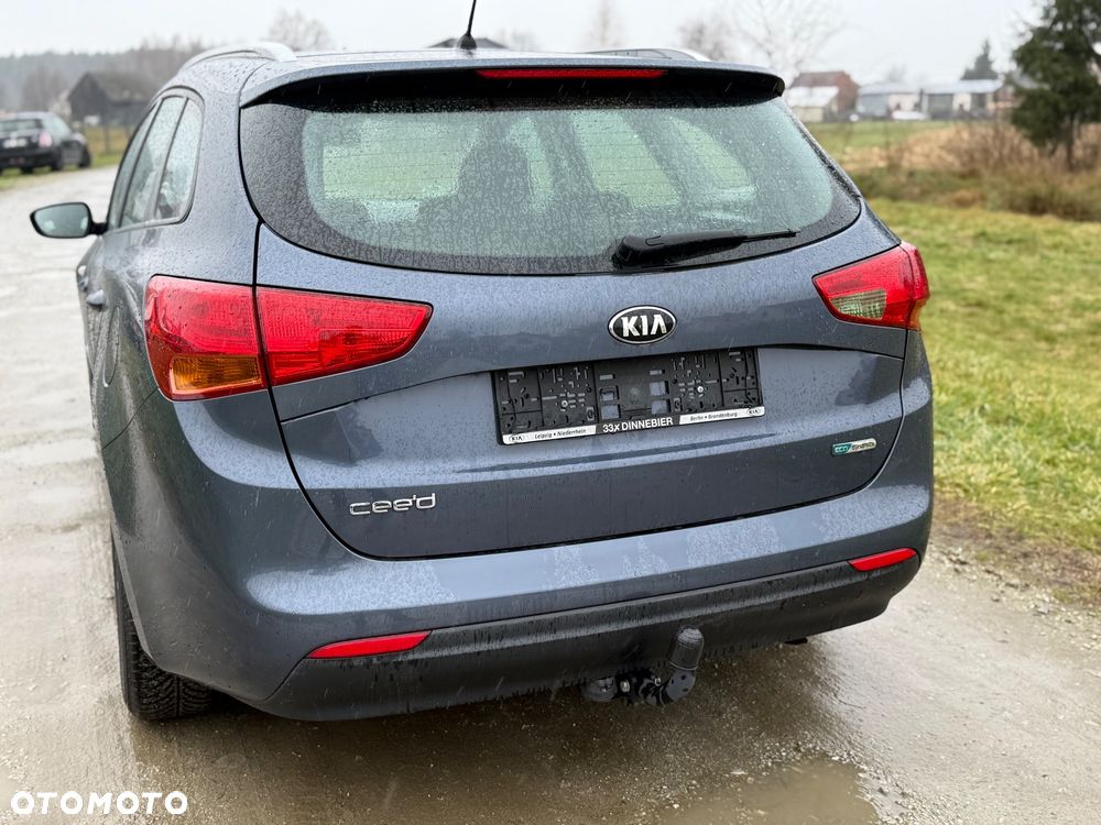 Kia Ceed 1.6 CRDi 128 Dream Team Edition - 6