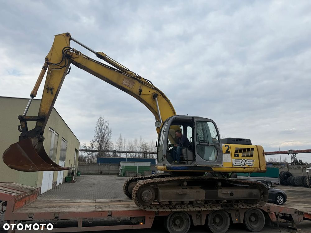 New Holland E215 - 10