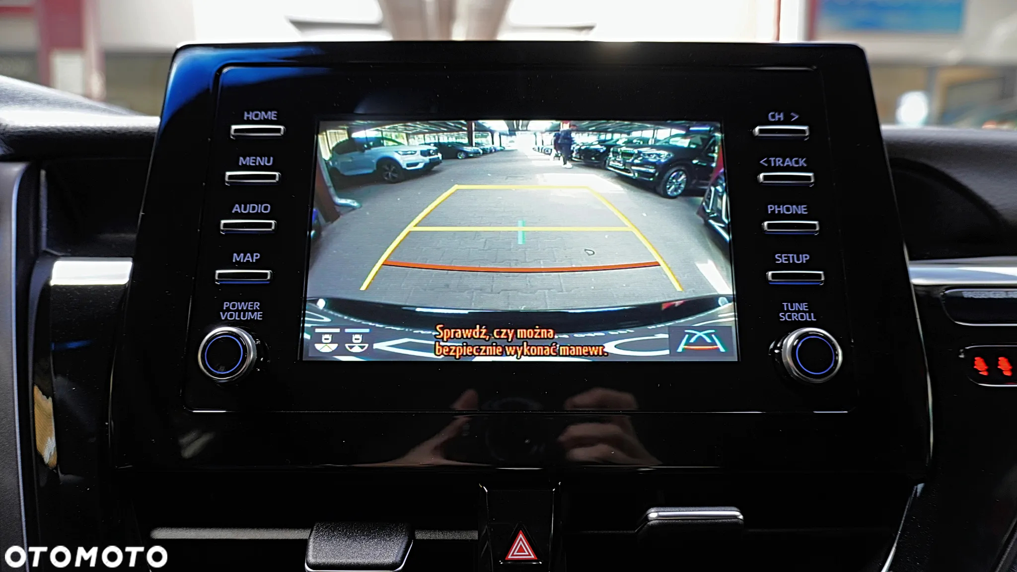 Toyota Camry 2.5 Hybrid Comfort CVT - 20
