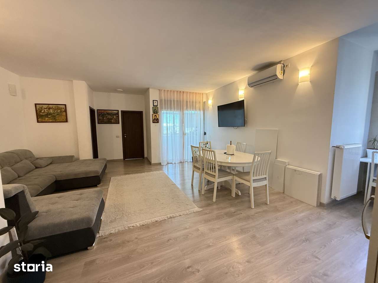 Apartament spatios cu 4 camere, decomandat, etaj 3 - Giroc, zona Plane — fotografia 1
