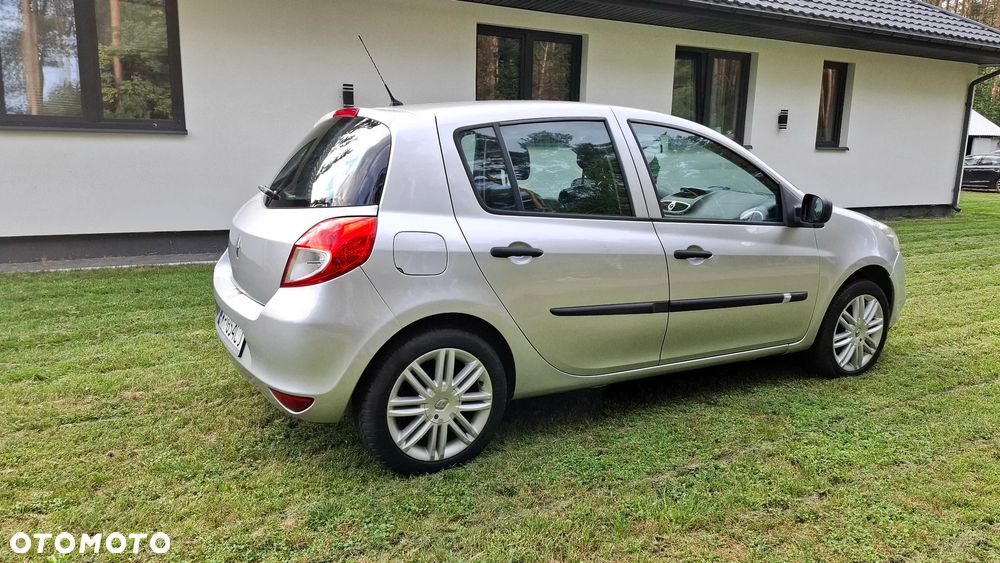 Renault Clio - 7