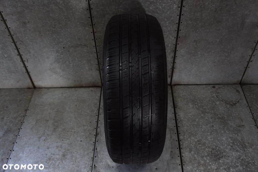 OPONA 245/65/17 - 1
