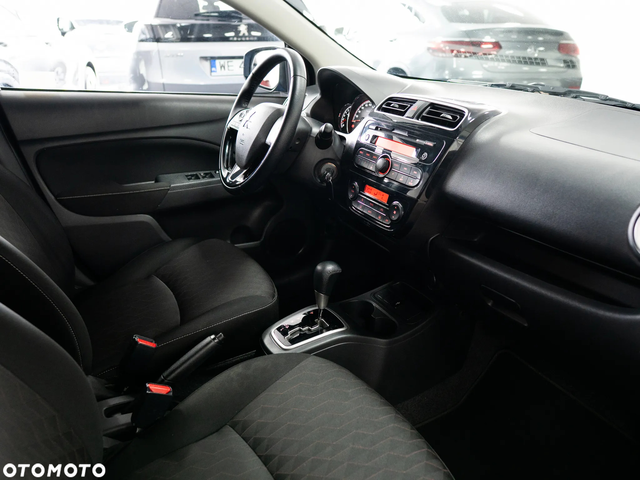 Mitsubishi Space Star 1.2 Intense CVT - 30