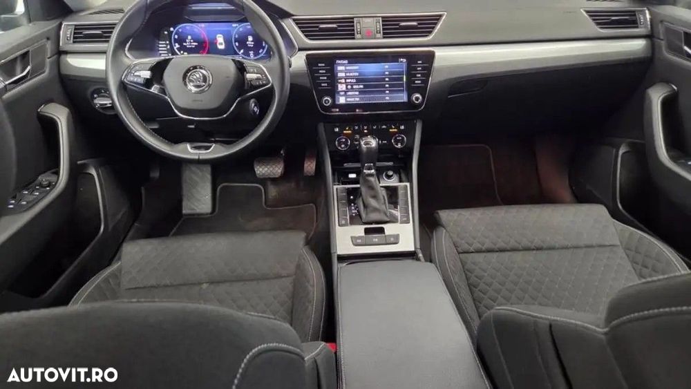 Skoda Superb 2.0 TDI DSG Ambition - 19