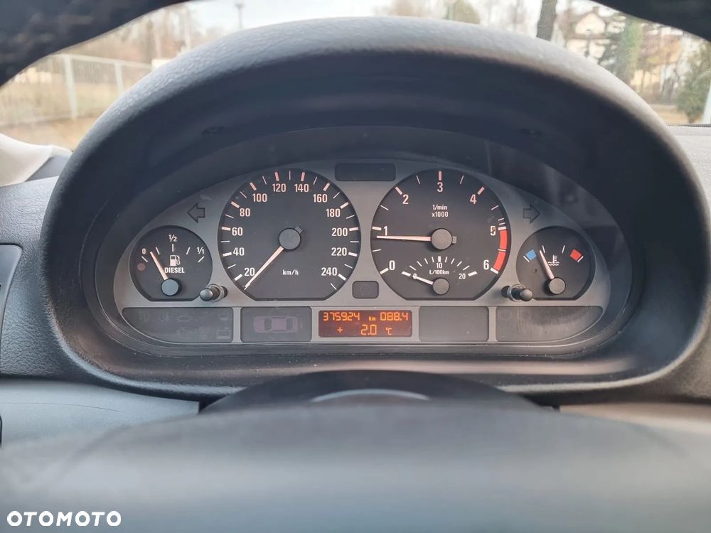 BMW Seria 3 320d Edition Exclusive - 17