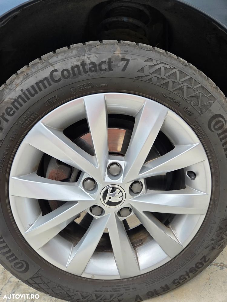 Skoda Octavia 2.0 TDI DSG Style - 20