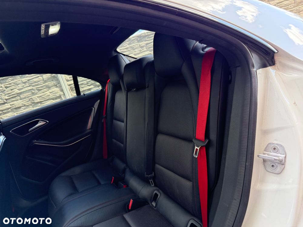 Mercedes-Benz CLA 45 AMG 4-Matic - 14