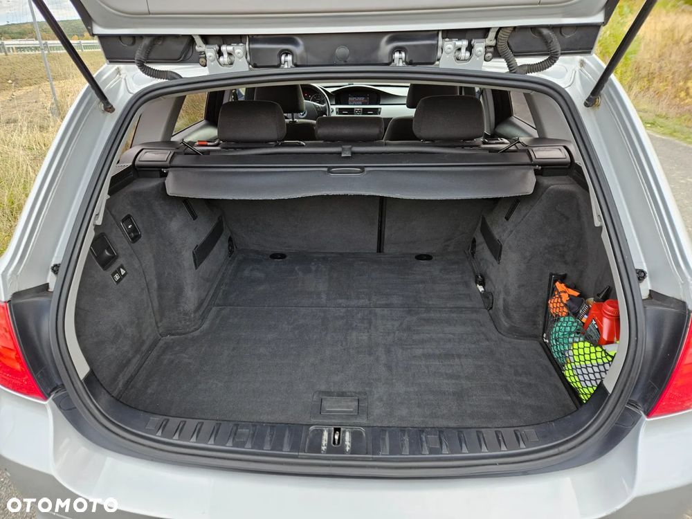 BMW Seria 3 330d - 22