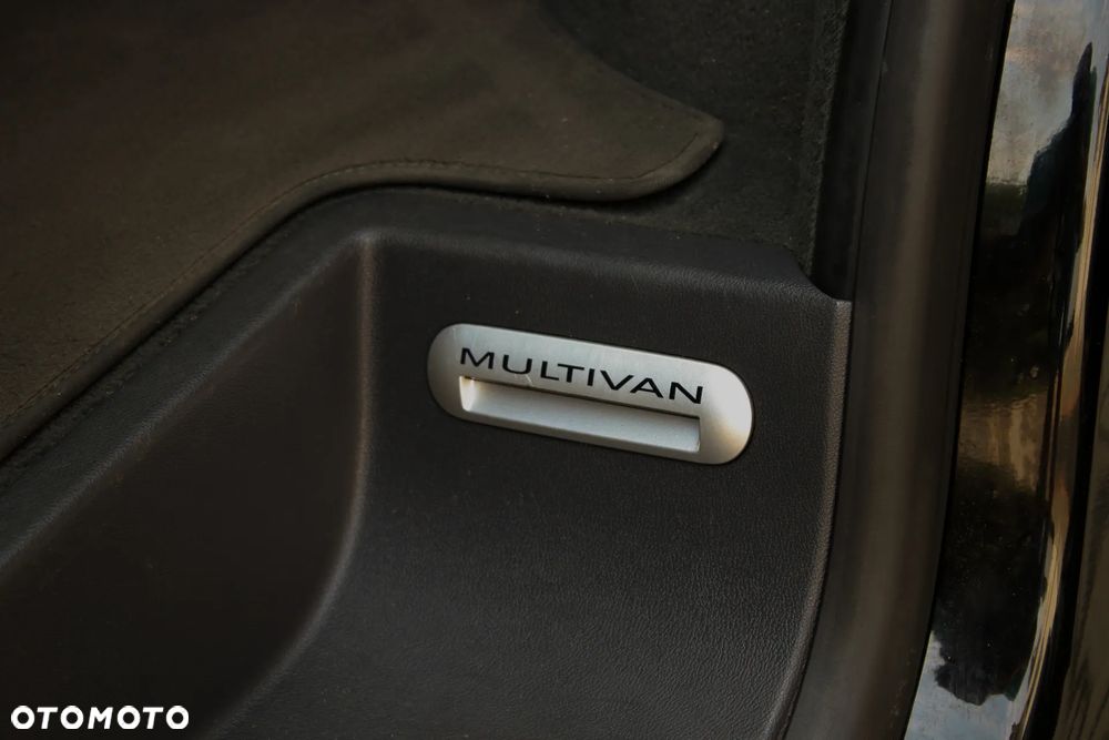 Volkswagen Multivan - 21