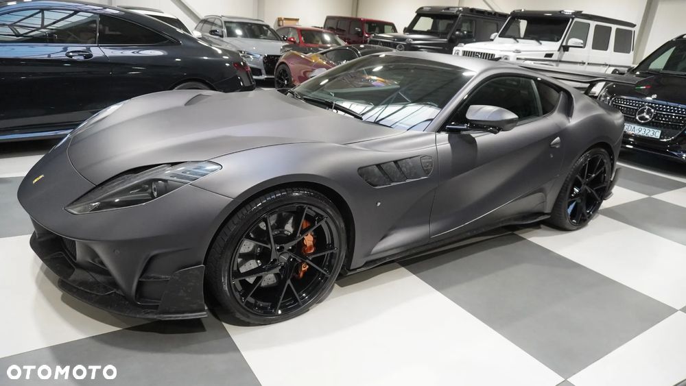 Ferrari 812 Superfast - 1