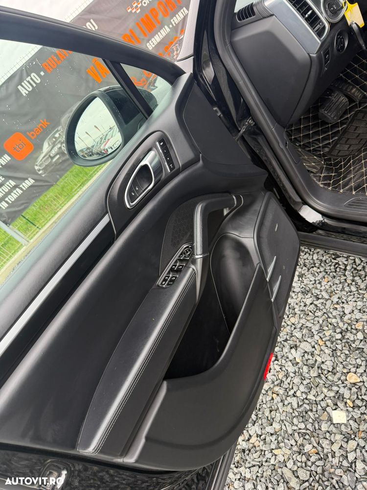 Porsche Cayenne Platinum Edition - 10