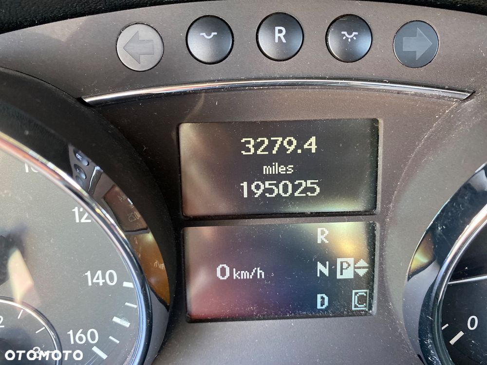 Mercedes-Benz Klasa R 350 4-Matic - 15