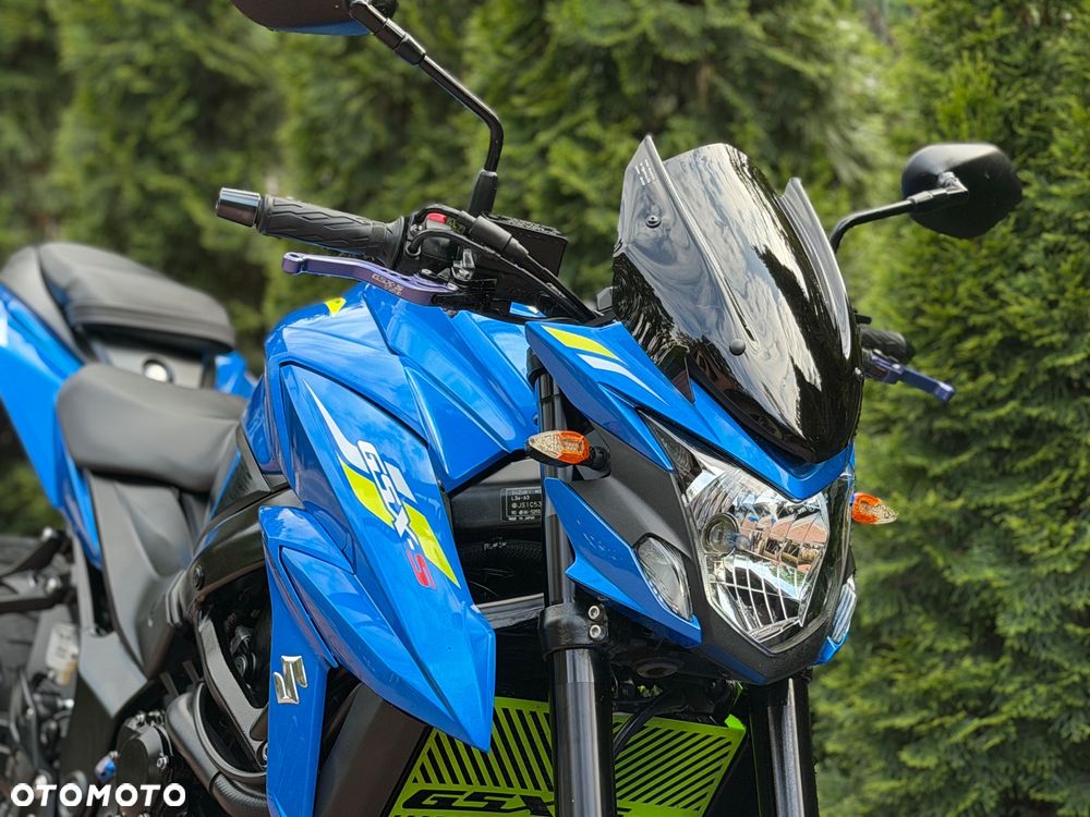 Suzuki GSX - 11