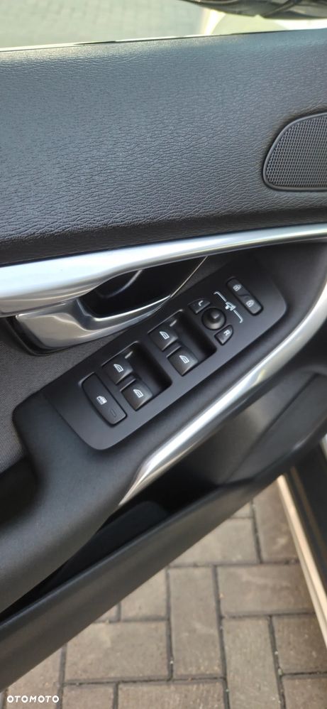 Volvo V40 Cross Country D3 Drive-E Momentum - 22