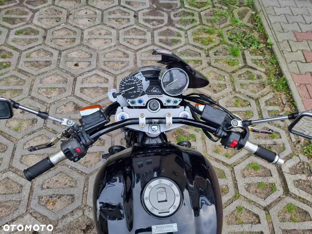 Yamaha XJR - 19