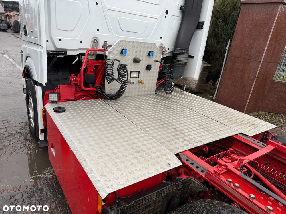 Mercedes-Benz Actros - 22