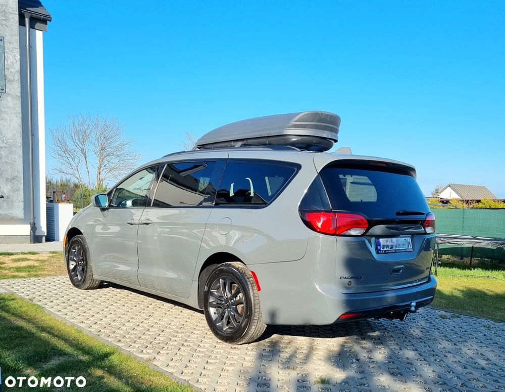 Chrysler Pacifica - 5