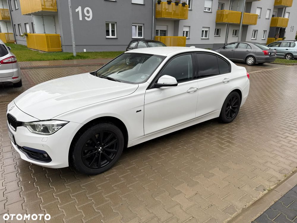 BMW Seria 3 318i - 1