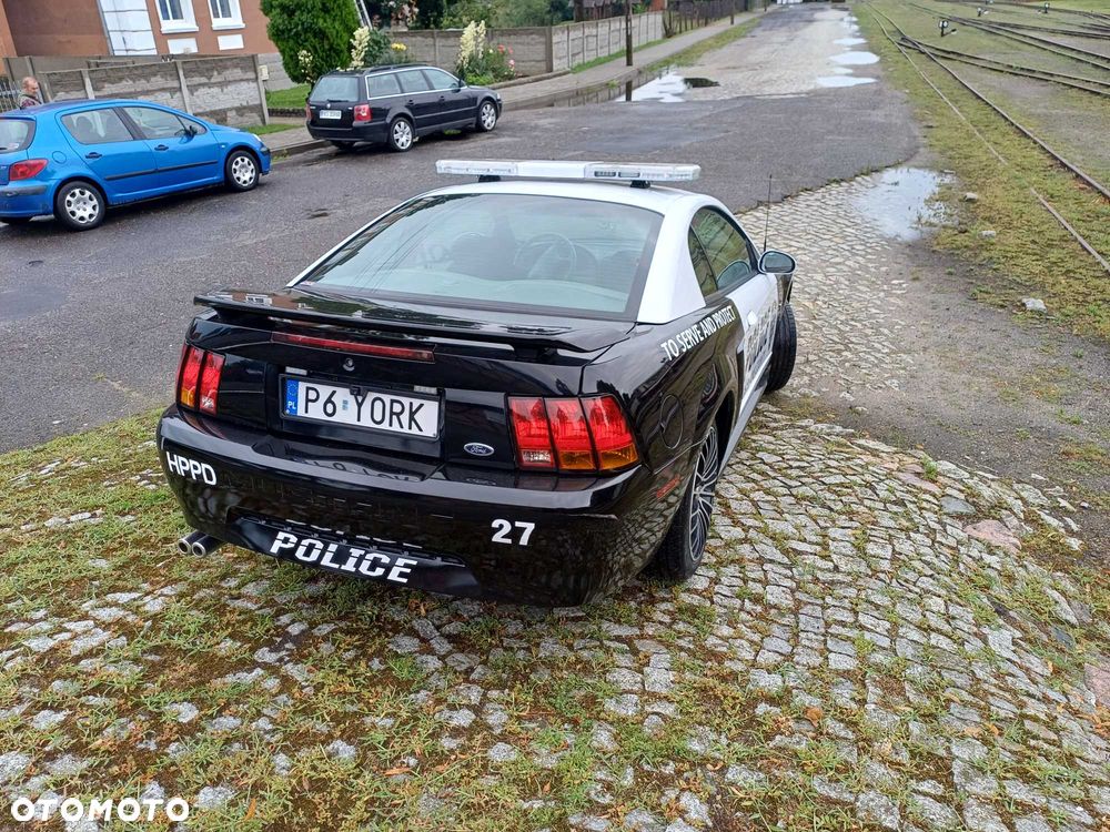 Ford Mustang - 5