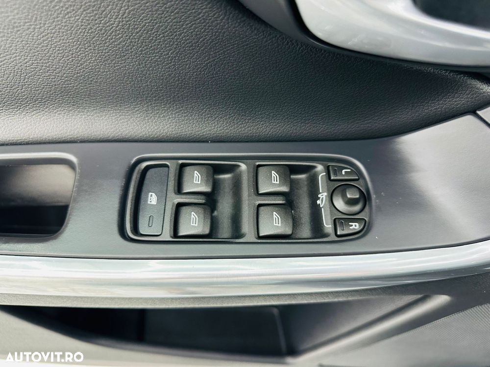 Volvo XC 60 D3 Geartronic Summum - 12
