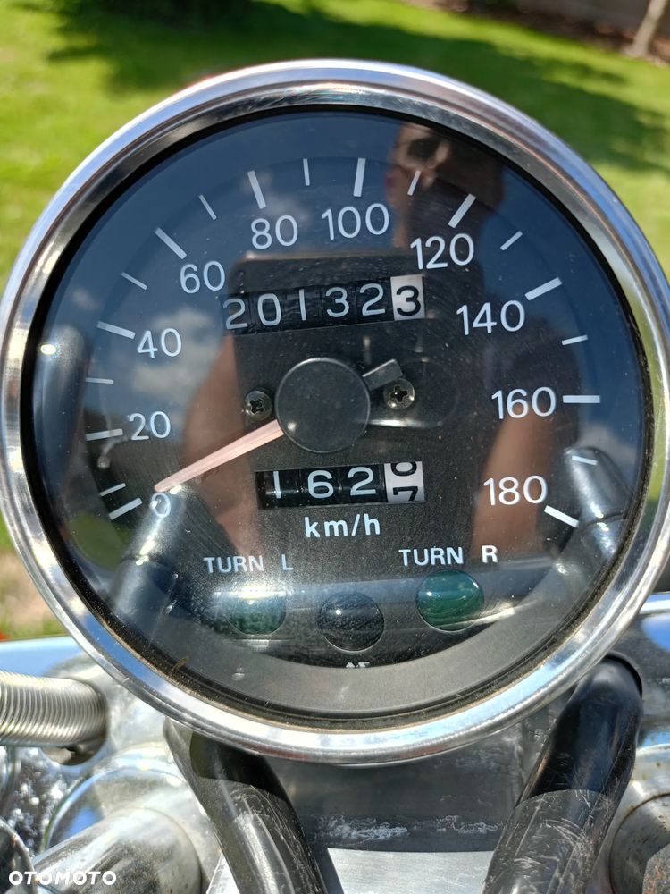Suzuki Intruder - 8
