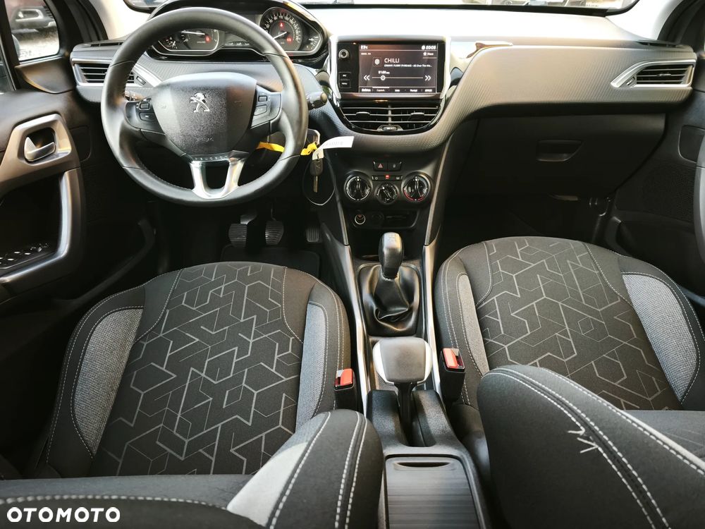 Peugeot 2008 PureTech 82 Active - 12