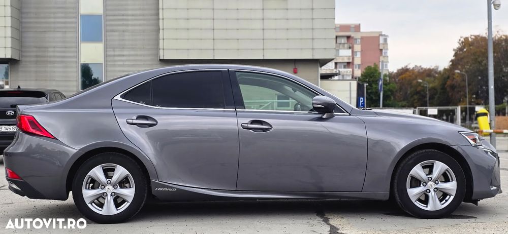Lexus Seria IS 300h Executive - 25