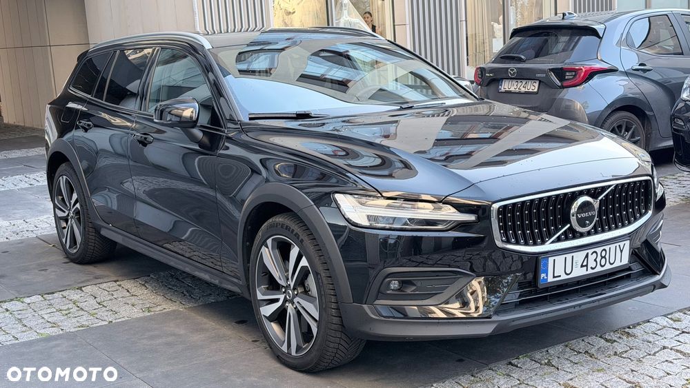 Volvo V60 B5 B AWD Plus Bright - 5