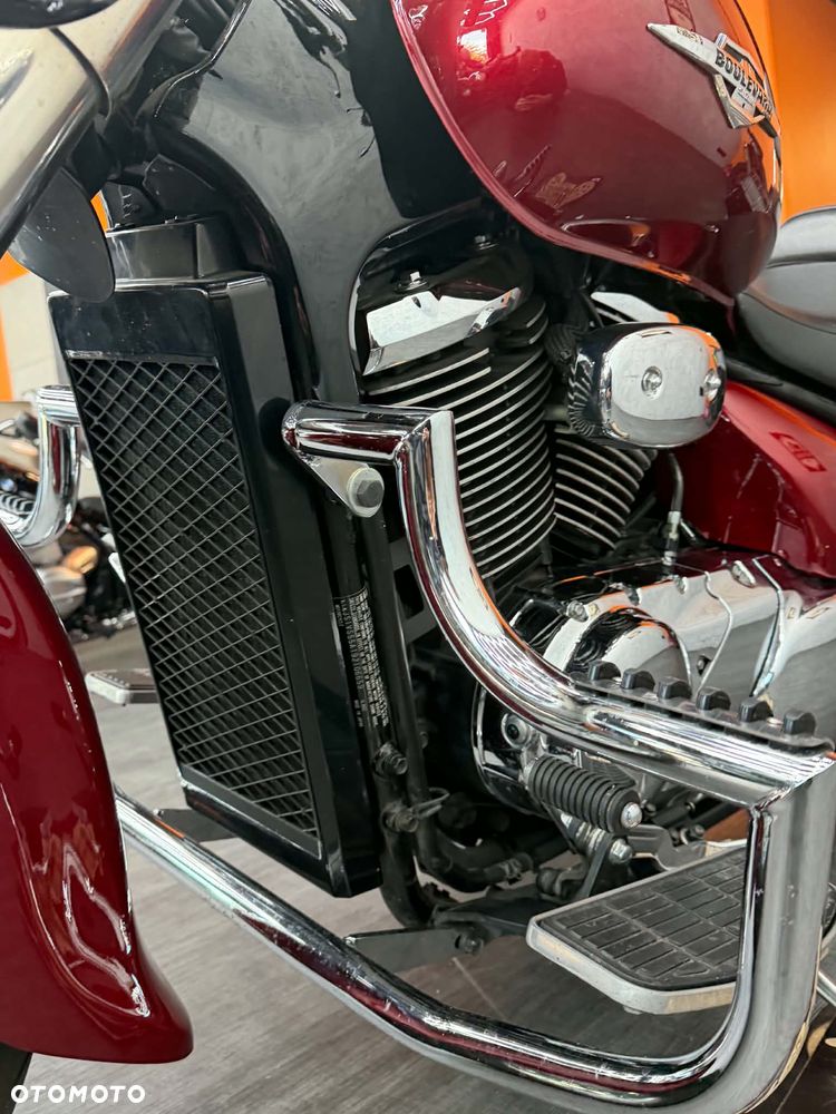 Suzuki Intruder - 17