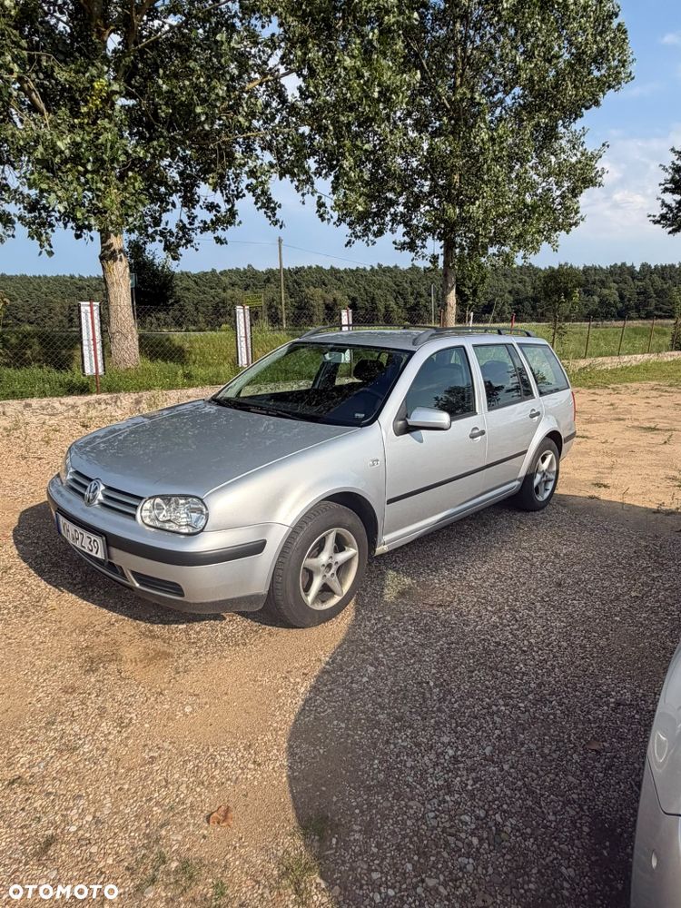 Volkswagen Golf - 1