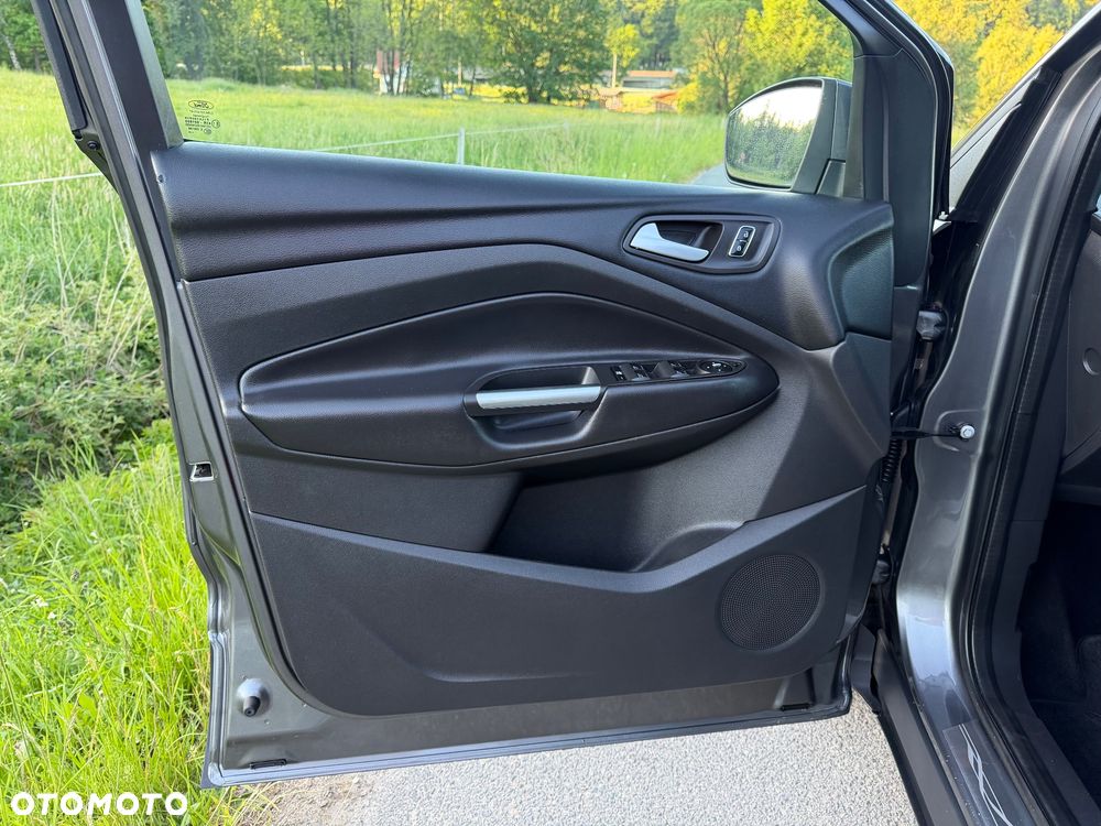 Ford Kuga 2.0 TDCi 2x4 Champions Edition - 28