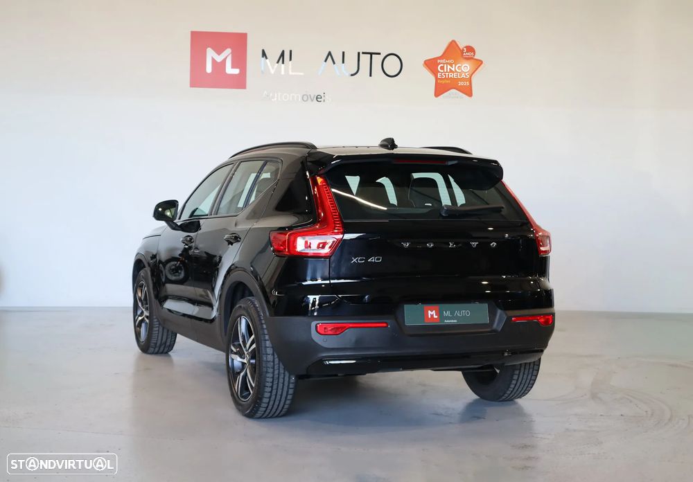 Volvo XC 40 1.5 T2 R-Design Geartronic - 4